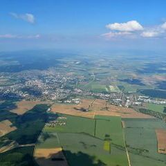 Flugwegposition um 13:52:34: Aufgenommen in der Nähe von Okres Nitra, Slowakei in 2053 Meter